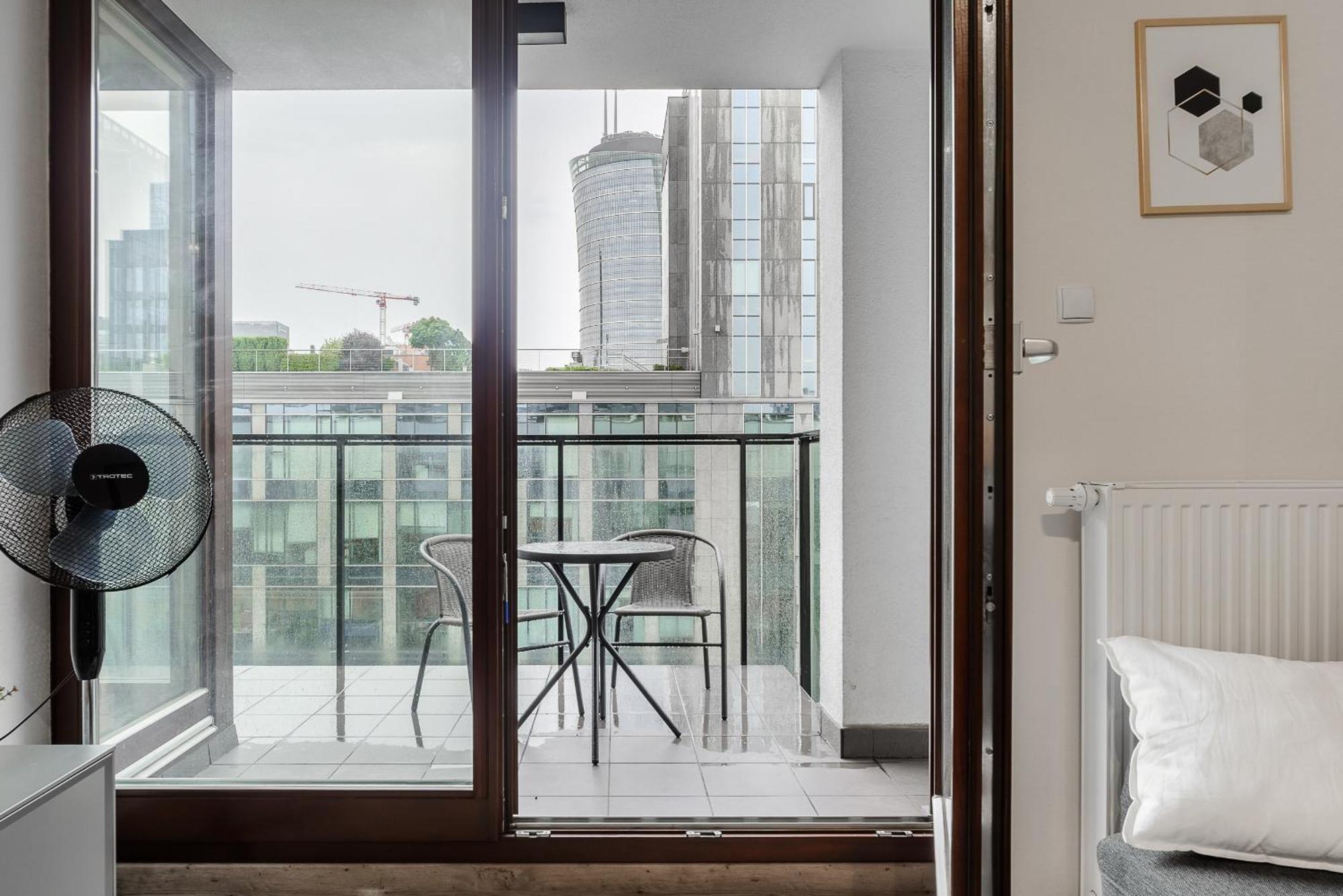 P&O Serviced Apartments Siedmiogrodzka III วอร์ซอ ภายนอก รูปภาพ